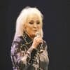 Tanya Tucker spør “When The Rodeo Is Over (Where Does The Cowboy Go?)”